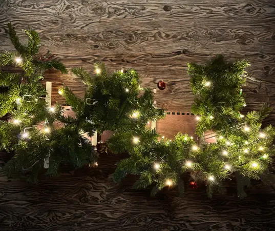 American Pre-lit Garland 2.7m - image 2