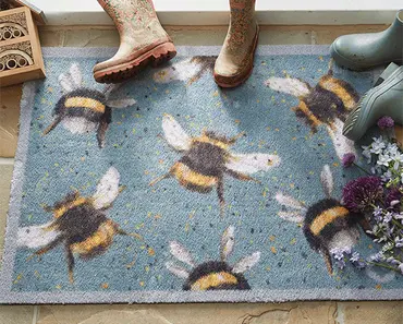 Hug Rug Bee 3 65cm x 85cm - image 2