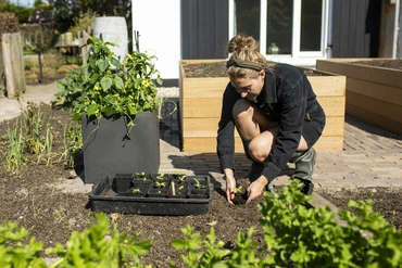 Capi Black Urban Smooth NL Square Planter 22L - image 3