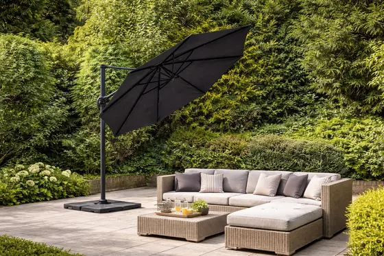 Deluxe Cantilever Parasol Round Black - image 2