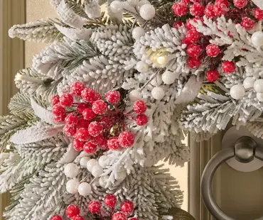Frosted Mixed Berry Prelit Wreath 26" - image 2
