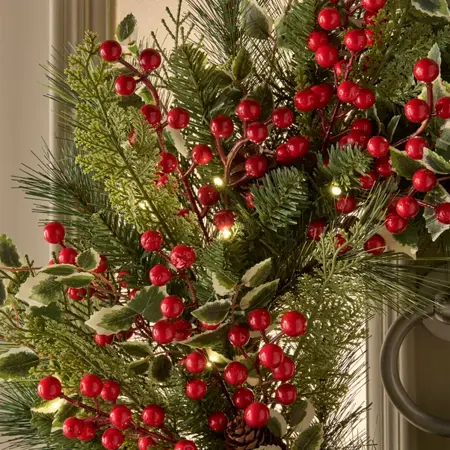Hollyberry - 26" Wreath Prelit - image 3