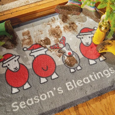 Hug Rug Christmas Herdy Seasons Bleating 65x85 - image 3