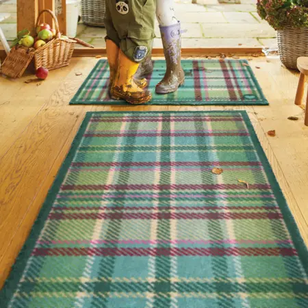 Hug Rug Tartan Green Runner 65x150 - image 4