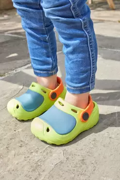 Junior Comfi Clogs 6-7yrs - image 2