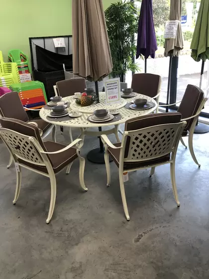 Mississippi 6 Seat Round (Cream & Brown) - image 1