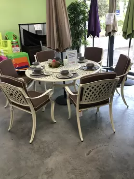 Mississippi 6 Seat Round (Cream & Brown) - image 1