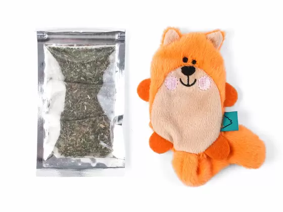 Nip-It Refillable Catnip Fox - Sachet Included