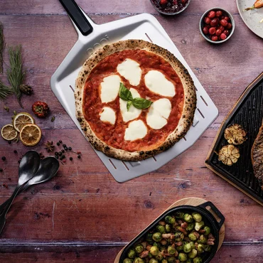 Ooni 14″ Perforated Pizza Peel - image 3