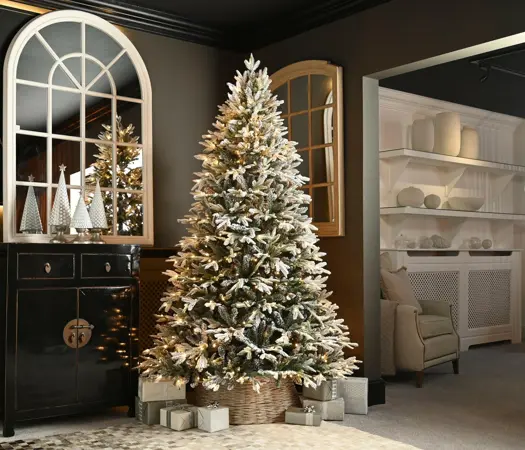 Prelit Deluxe Grays Peak Flocked Pine Tree 120cm - image 2