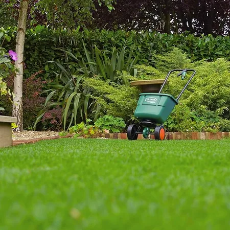 Scotts EasyGreeen Rotary Spreader - image 3