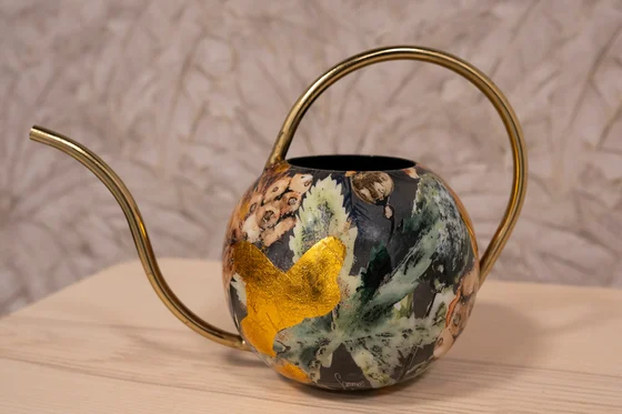 Watering Can Berry Blue D16x30 H20 - image 3