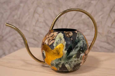 Watering Can Berry Blue D16x30 H20 - image 3