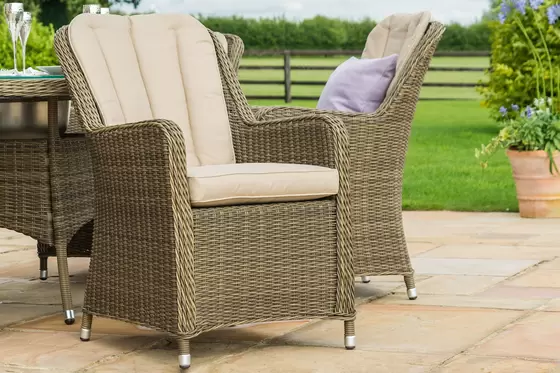 Winchester Venice 4 Seat Dining Set with Parasol - image 2