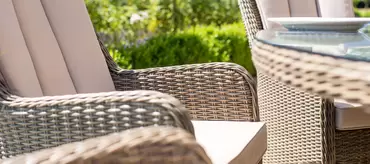 Winchester Venice 6 Seat Oval Dining Set - image 4