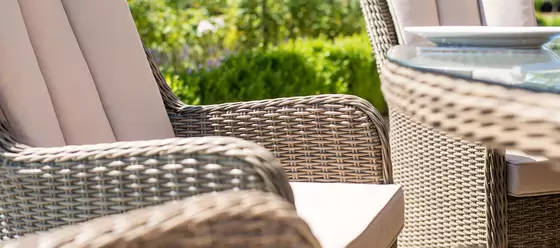 Winchester Venice 6 Seat Round Dining Set - image 4